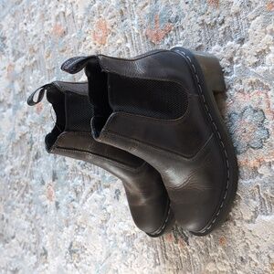 Dr Marten Chelsea Boots
